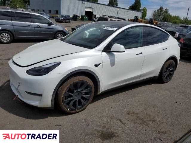 Tesla Model Y 2022