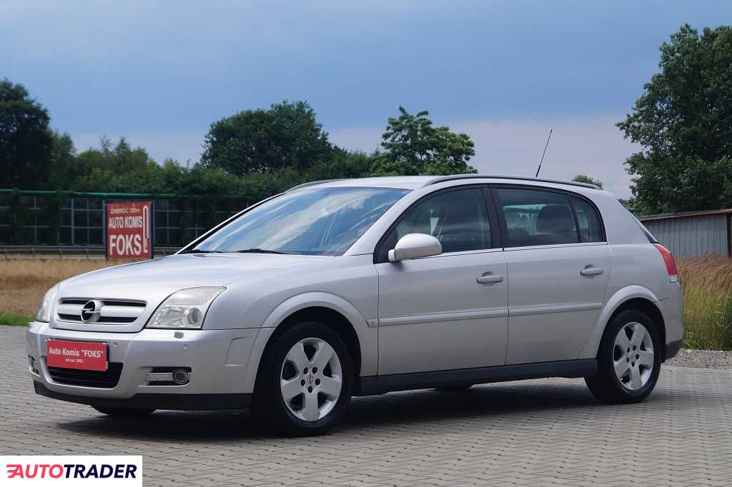 Opel Signum 2004 2.2 155 KM