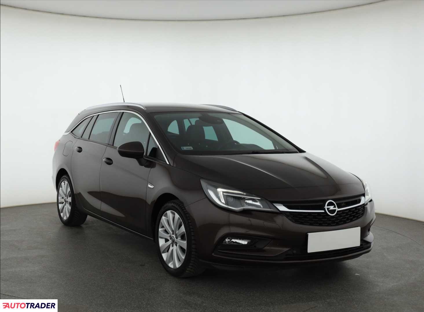 Opel Astra 2018 1.4 147 KM