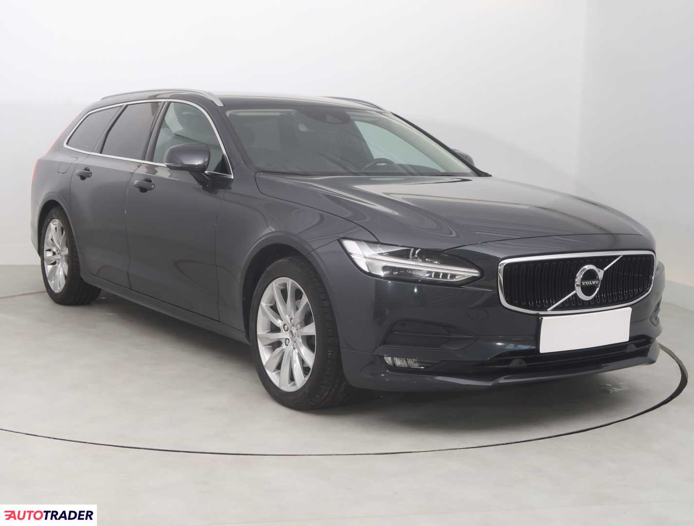 Volvo V90 2019 2.0 147 KM