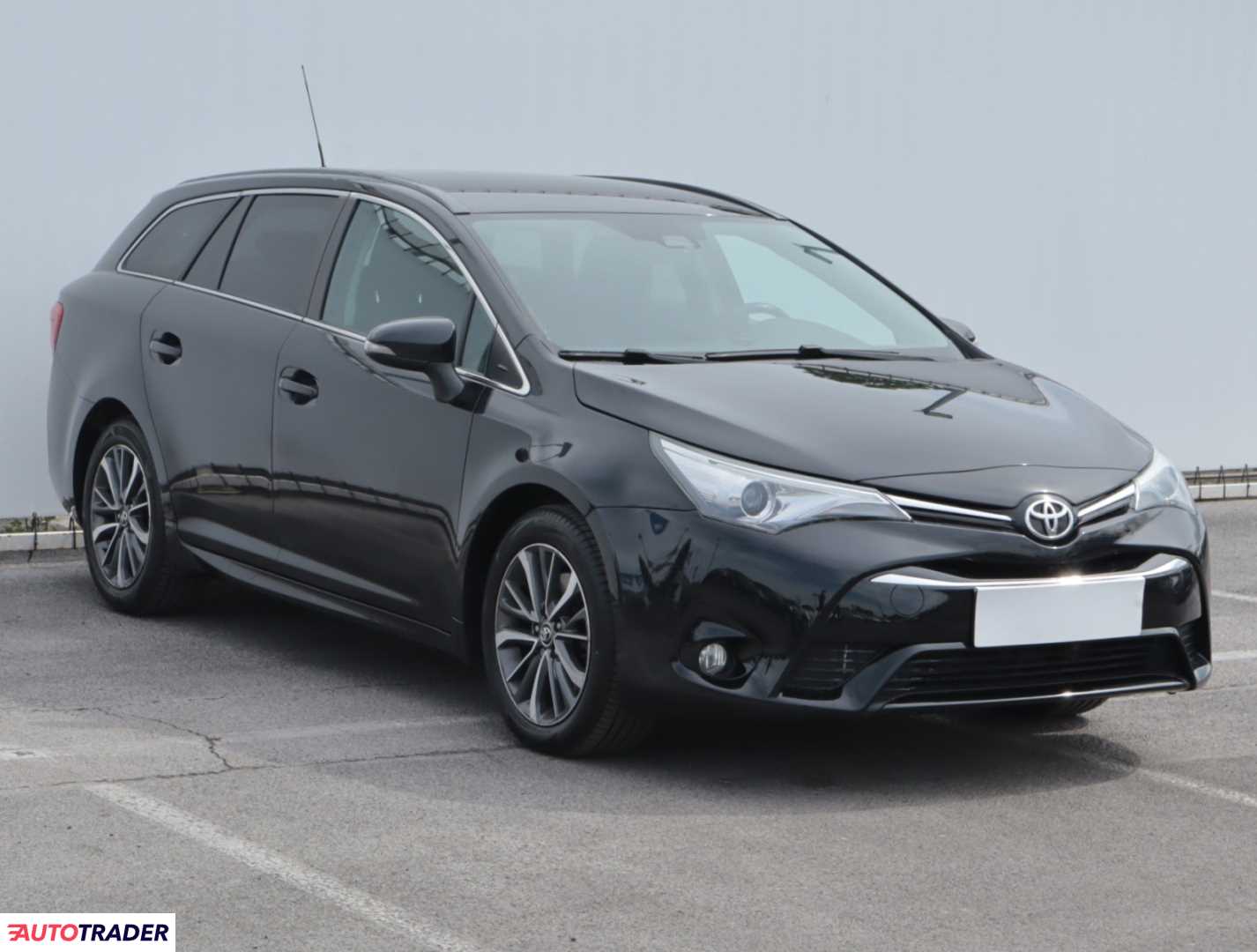 Toyota Avensis 2015 2.0 140 KM