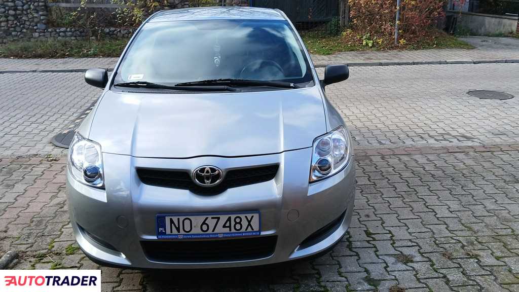 Toyota Auris 2010 1.3 101 KM