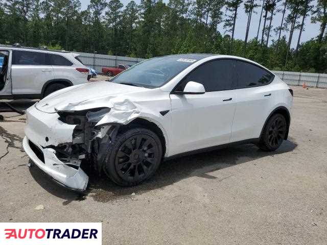 Tesla Model Y 2022
