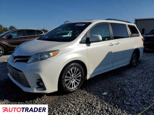 Toyota Sienna 2020 3