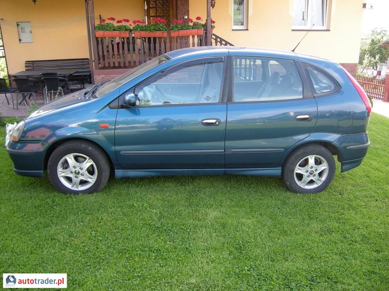 Nissan almera tino 2001