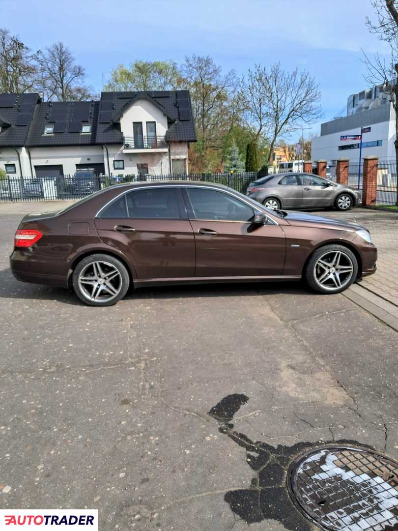 Mercedes E-klasa 2010 2.1 170 KM Mercedes E-klasa 2010 2.1 170 KM