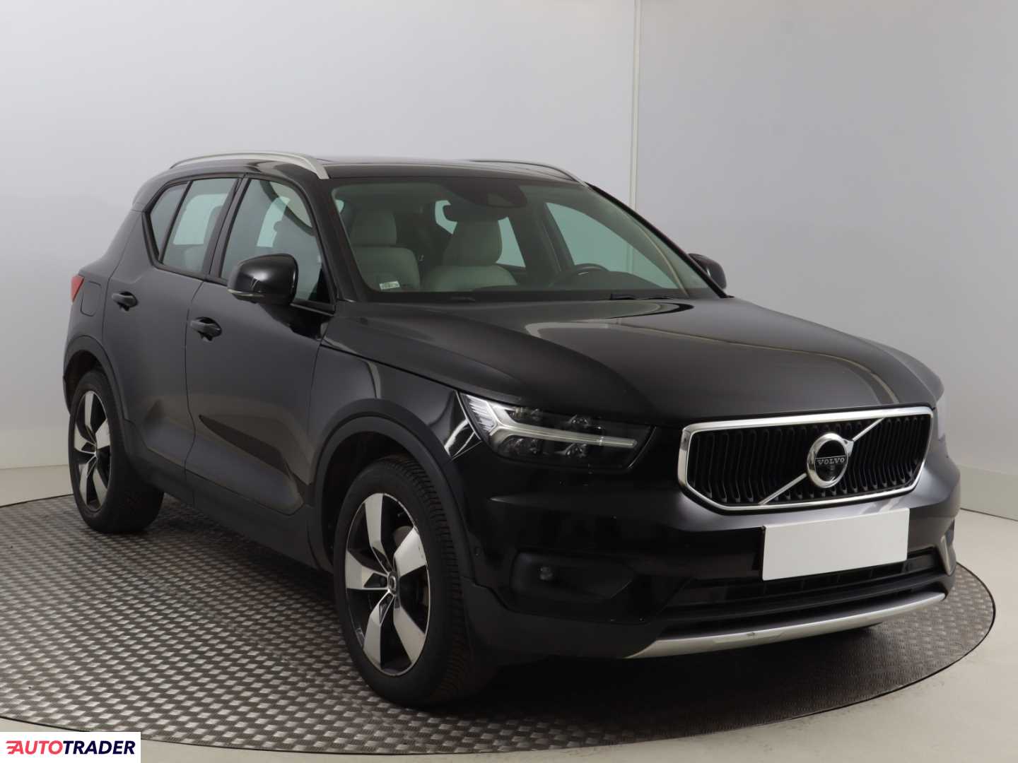 Volvo XC40 2018 2.0 187 KM