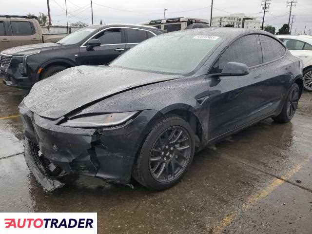 Tesla Model 3 2024