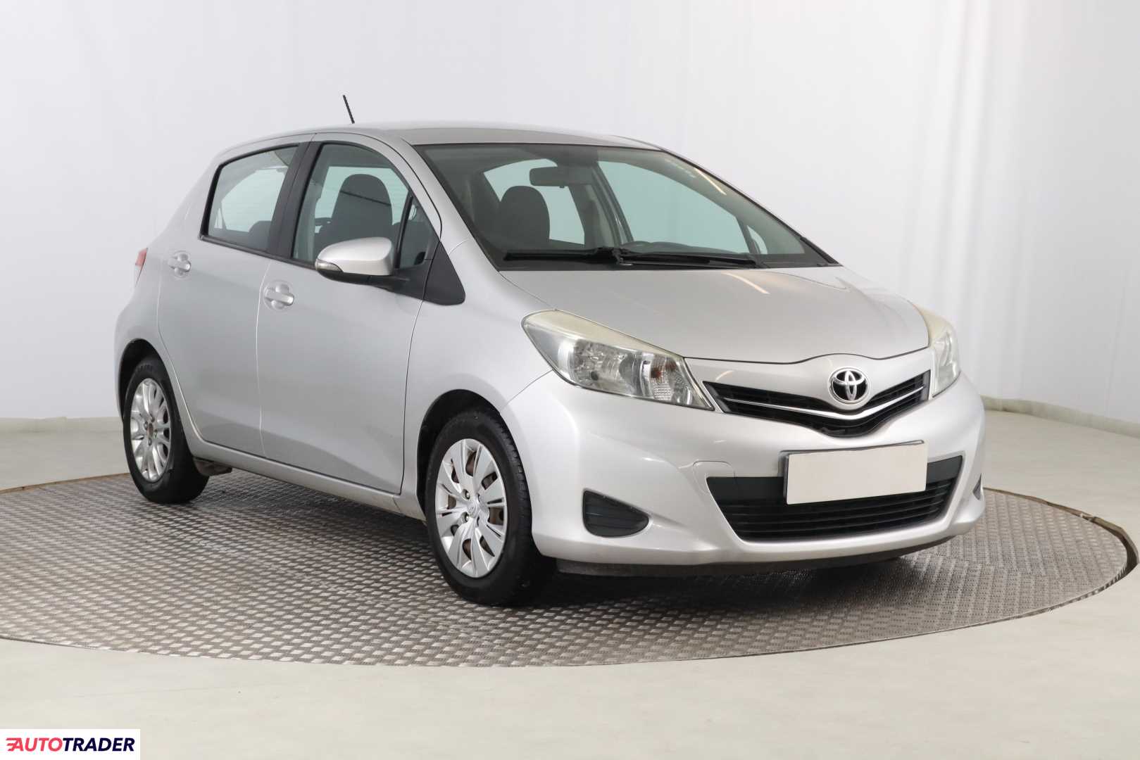 Toyota Yaris 2011 1.3 97 KM