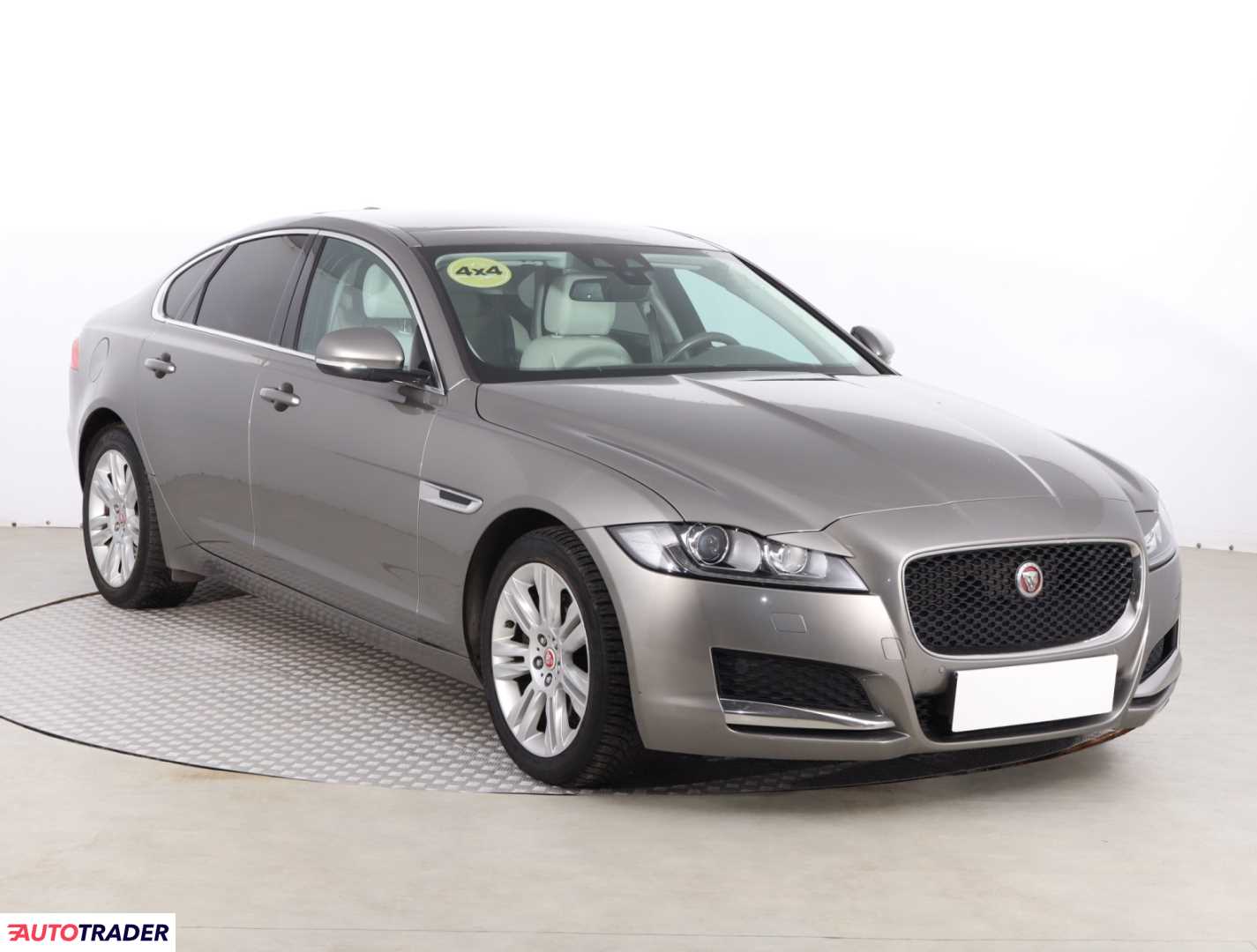 Jaguar XF 2017 2.0 237 KM