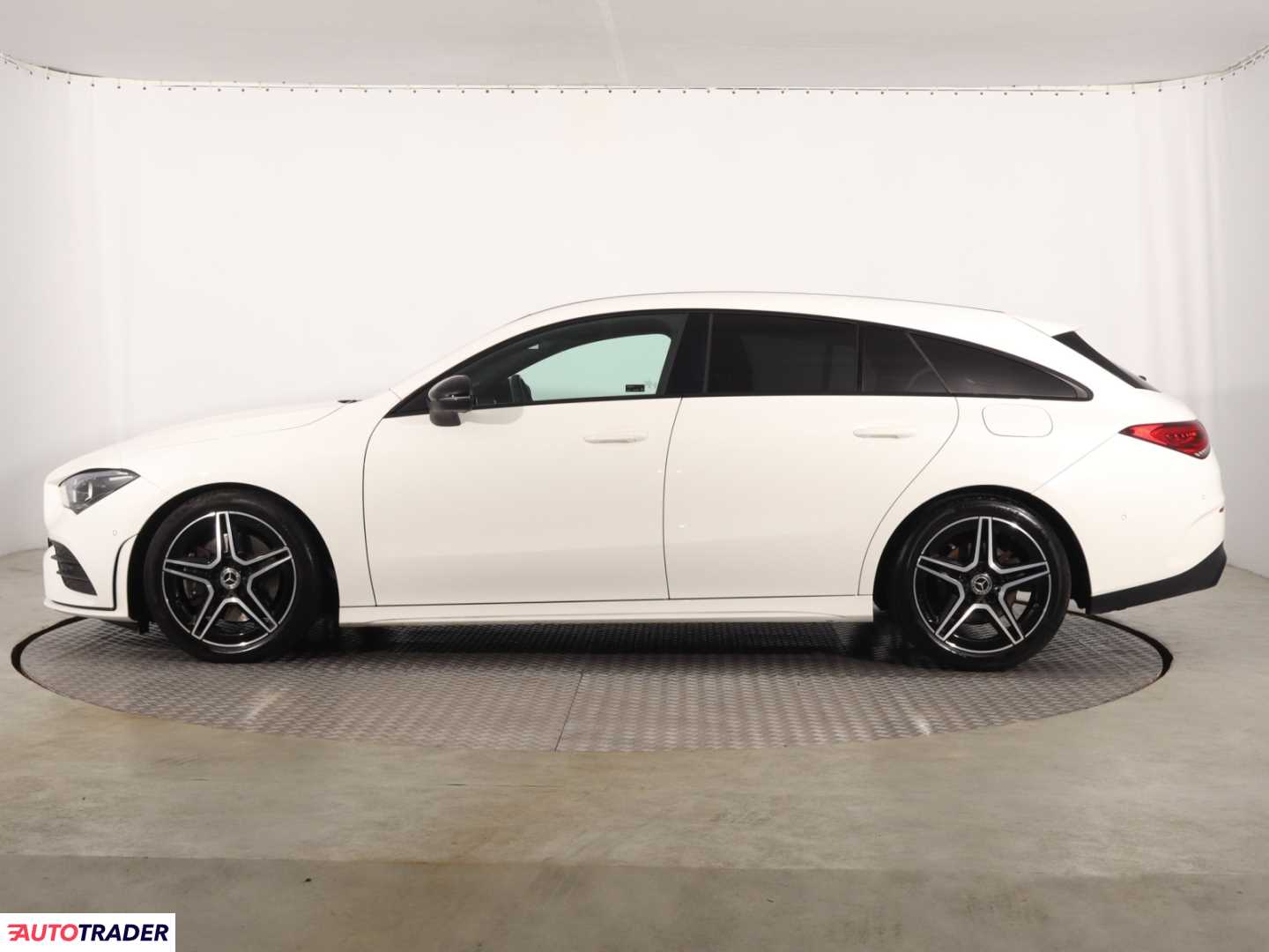Mercedes Pozostałe 2019 1.3 160 KM