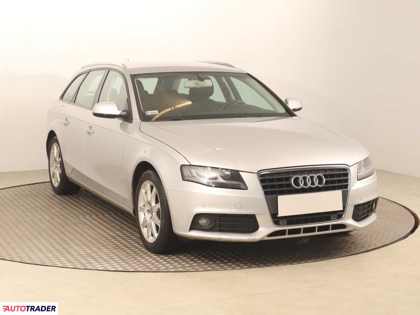 Audi A4 2010 2.0 140 KM