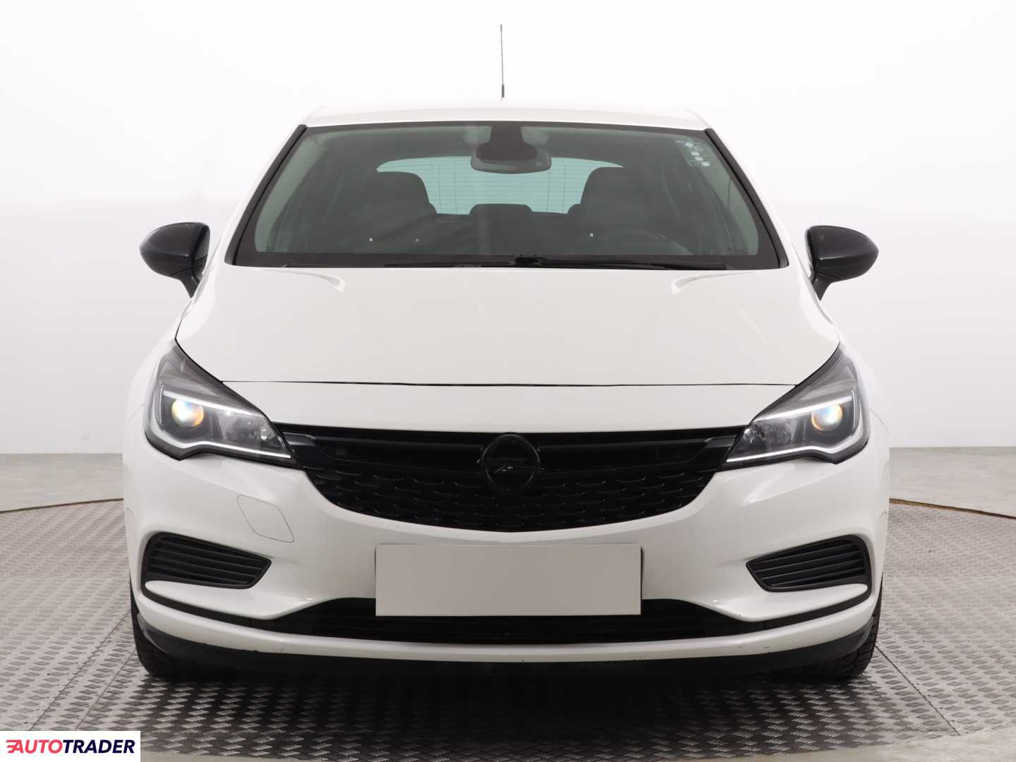 Opel Astra 1.6 108 KM 2016r. (Piaseczno)