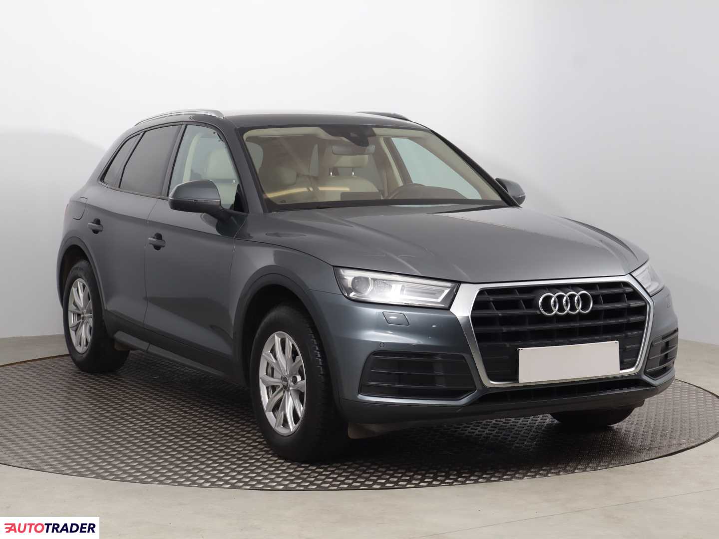 Audi Q5 2.0 147 KM 2017r. (Piaseczno)