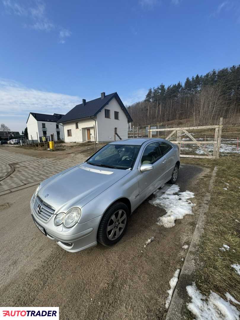 Mercedes C-klasa 2005 2.1 122 KM