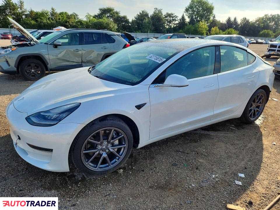 Tesla Model 3 2020