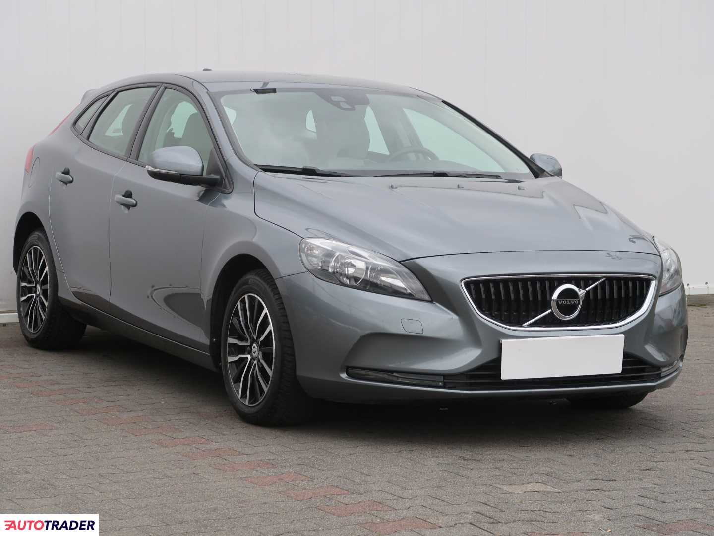 Volvo V40 1.5 150 KM 2016r. (Piaseczno)