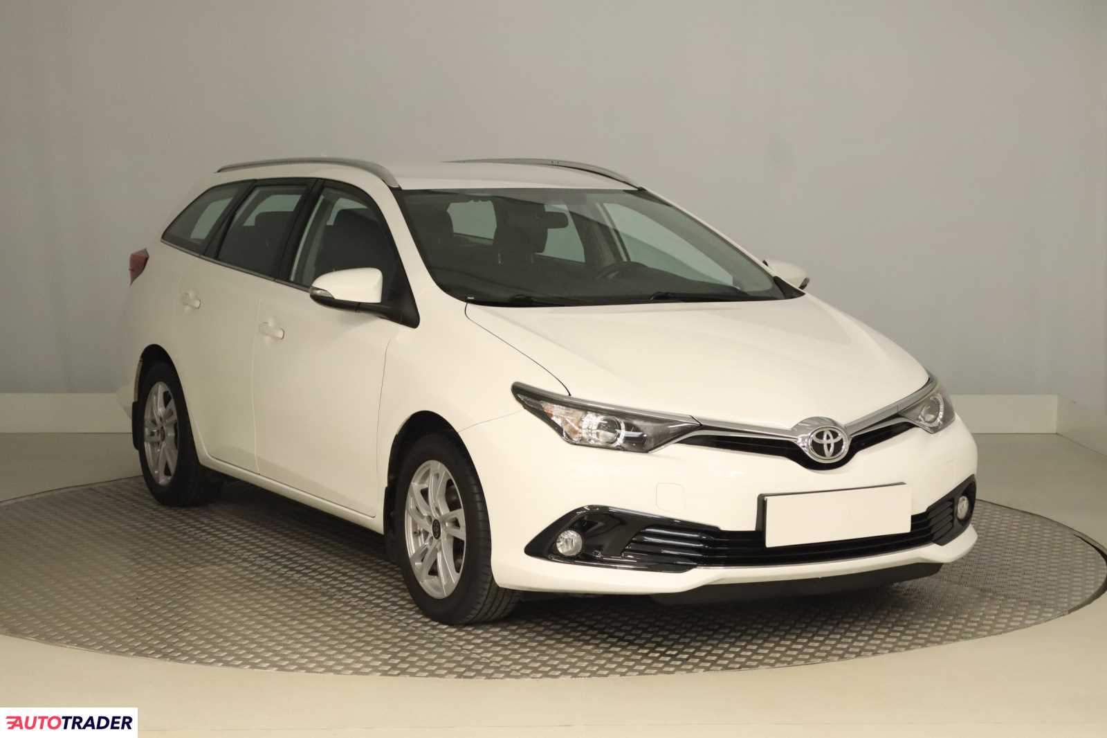 Toyota Auris 2016 1.6 130 KM