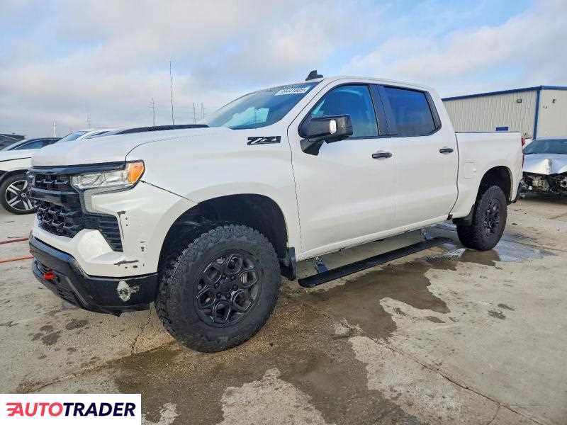 Chevrolet Silverado 2023 3