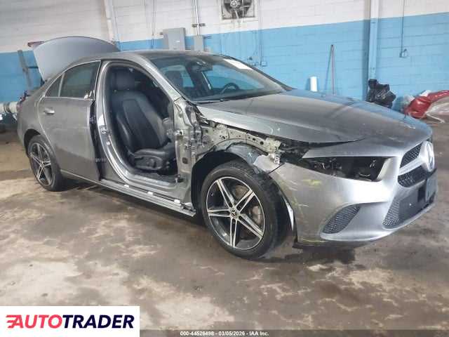 Mercedes 220 2022 2