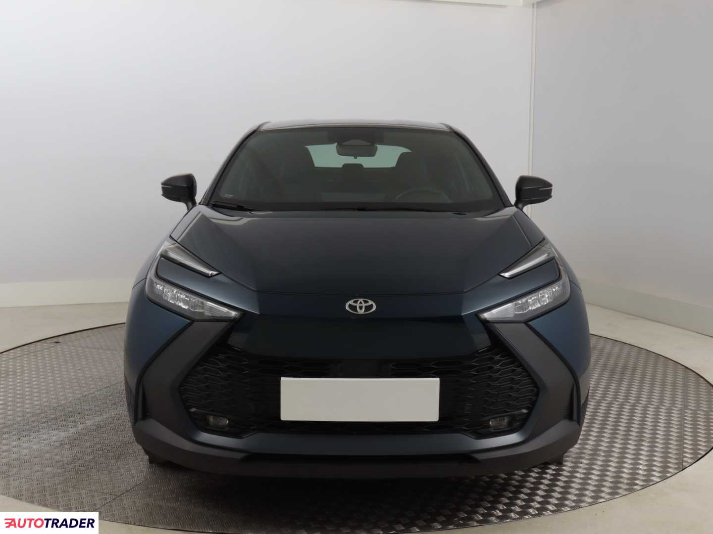 Toyota C-HR 2024 1.8 120 KM