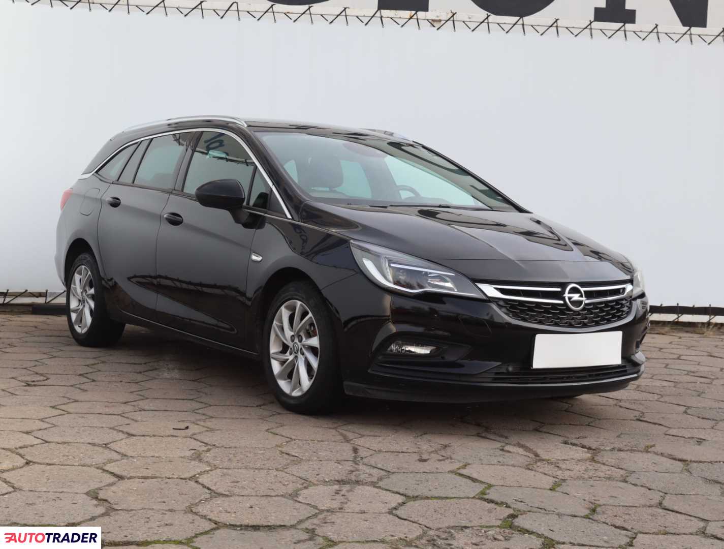 Opel Astra 2018 1.4 147 KM