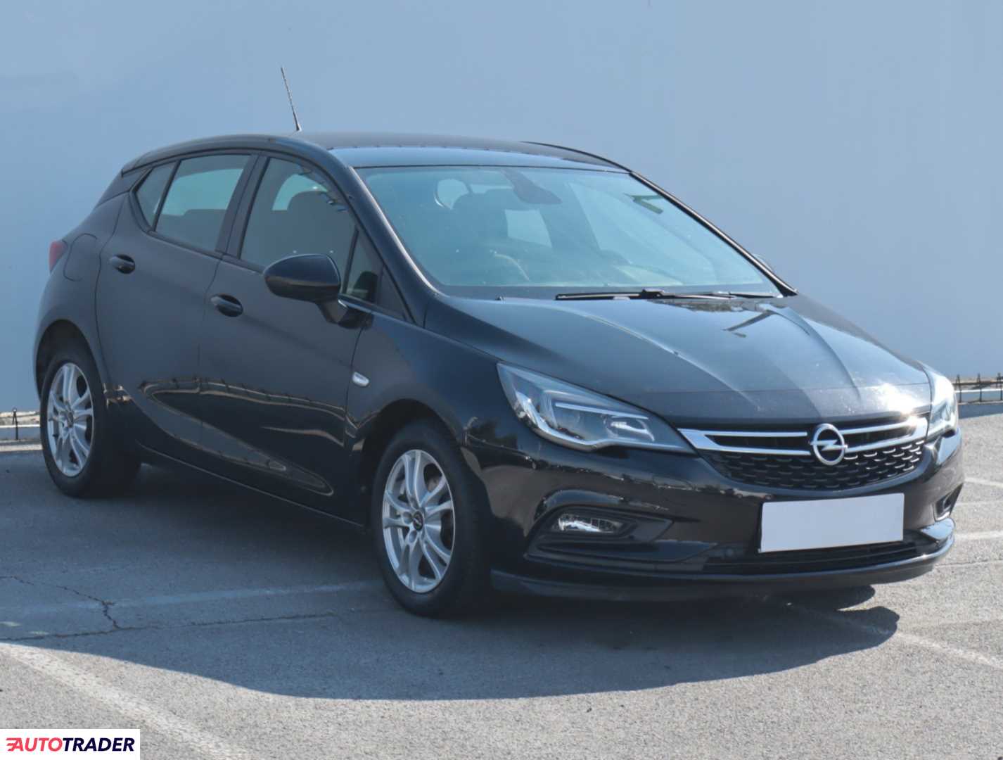 Opel Astra 2018 1.4 123 KM