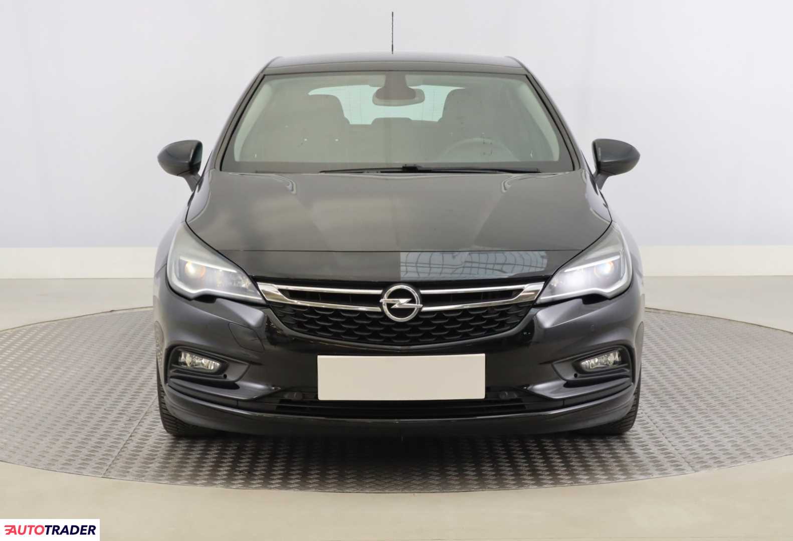 Opel Astra 2018 1.4 147 KM