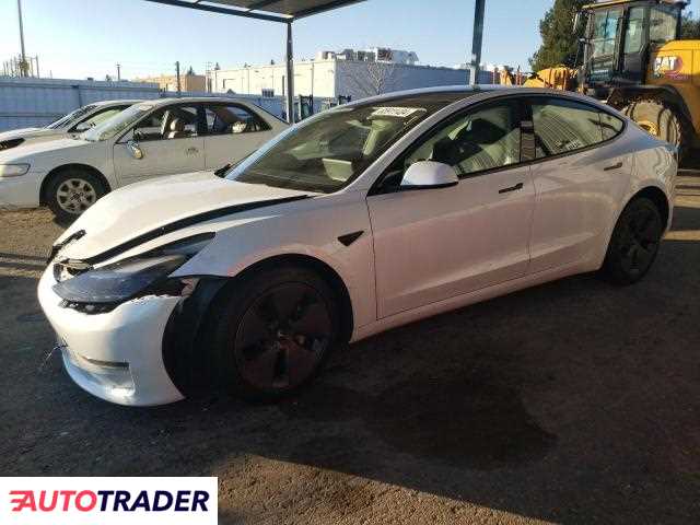 Tesla Model 3 benzyna 2023r. (SACRAMENTO)