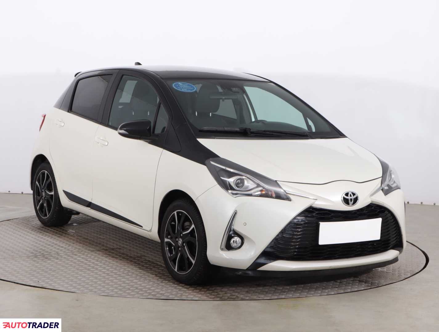 Toyota Yaris 2017 1.5 109 KM