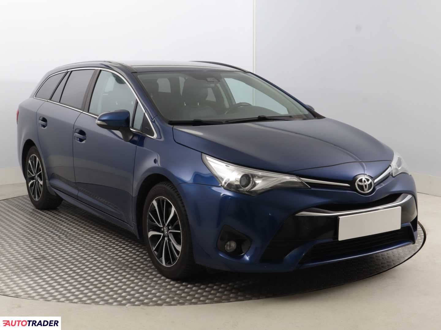 Toyota Avensis 2018 2.0 140 KM