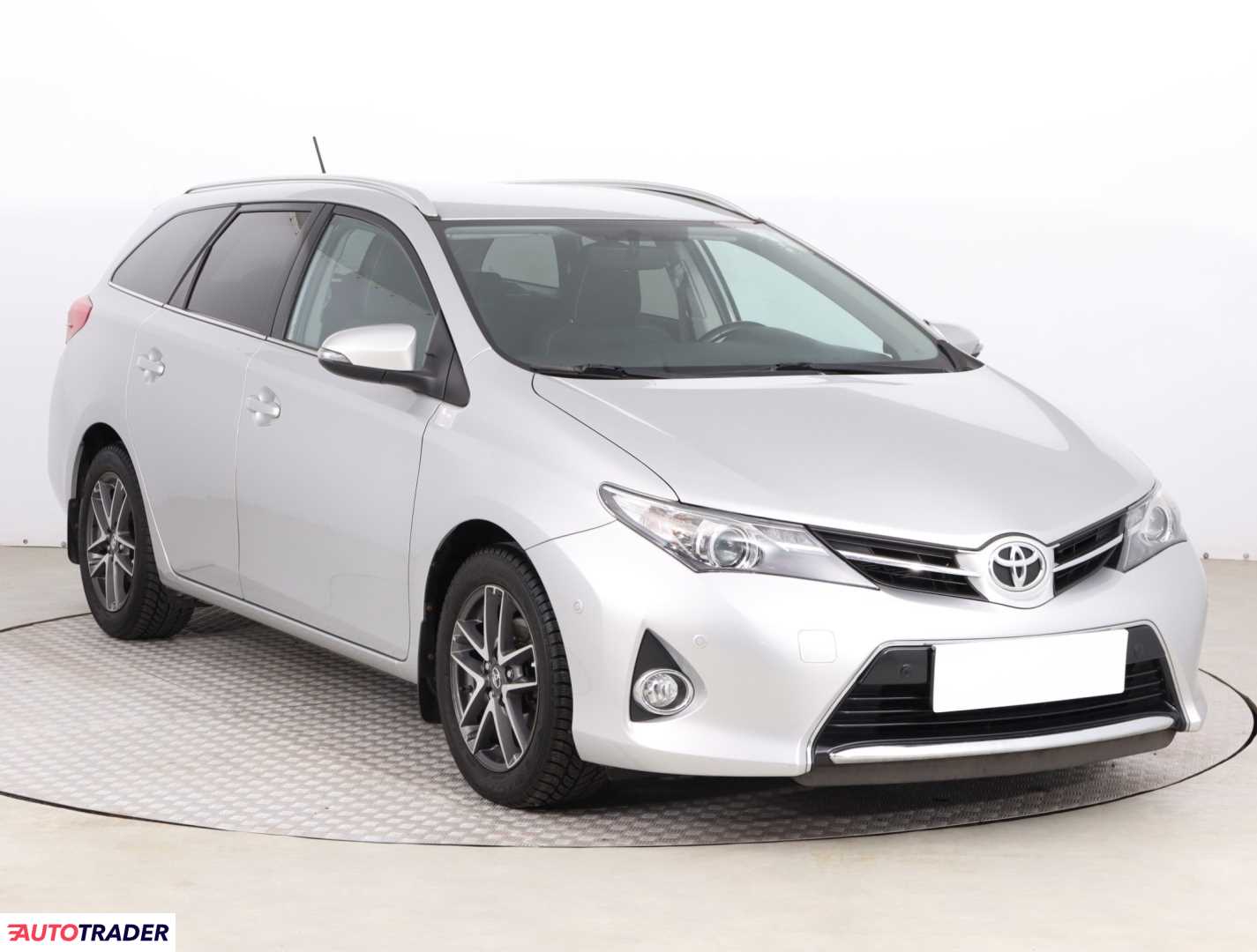 Toyota Auris 2014 1.6 130 KM Toyota Auris 2014 1.6 130 KM