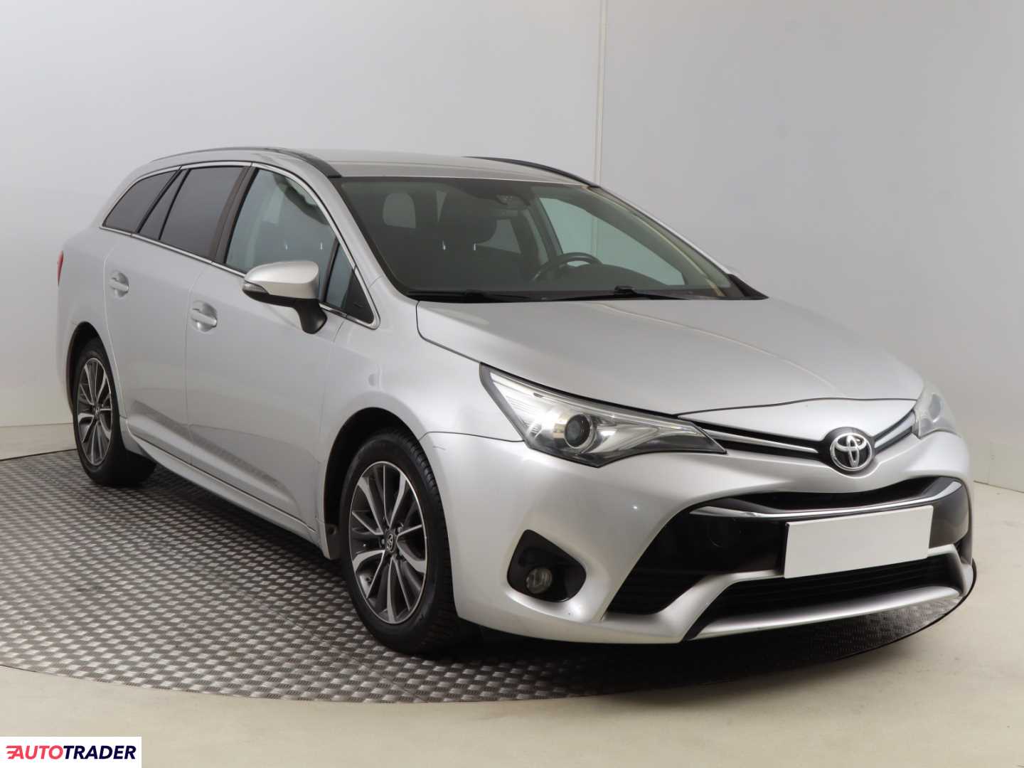 Toyota Avensis 2016 2.0 140 KM