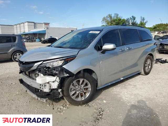 Toyota Sienna 2.0 hybrydowy 2022r. (OPA LOCKA)