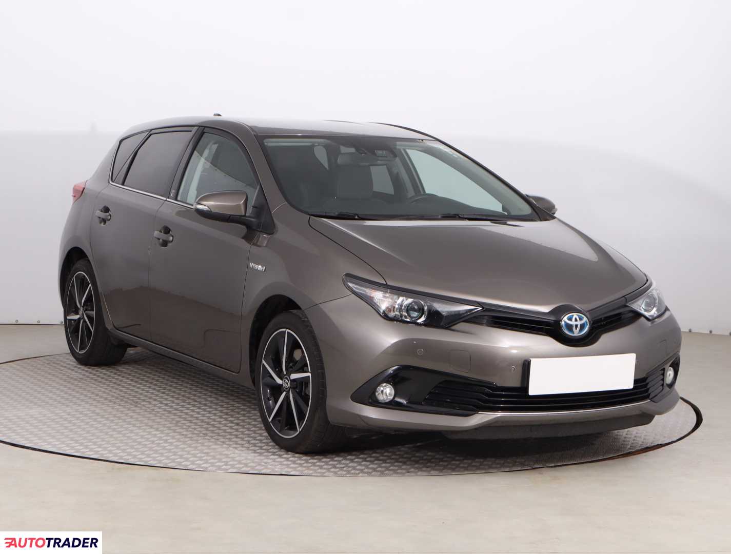 Toyota Auris 2017 1.8 134 KM