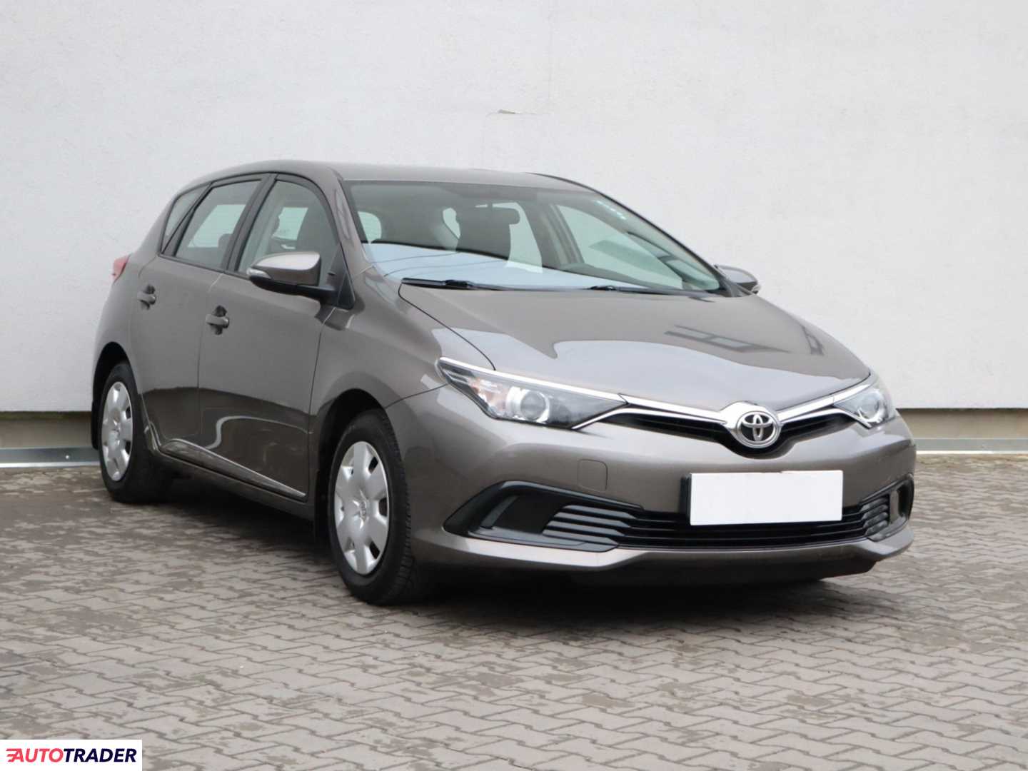 Toyota Auris 1.3 97 KM 2016r. (Piaseczno)