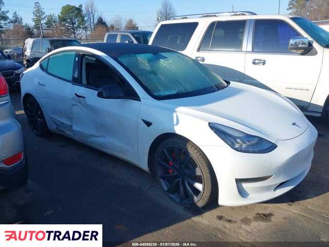 Tesla Model 3 2020