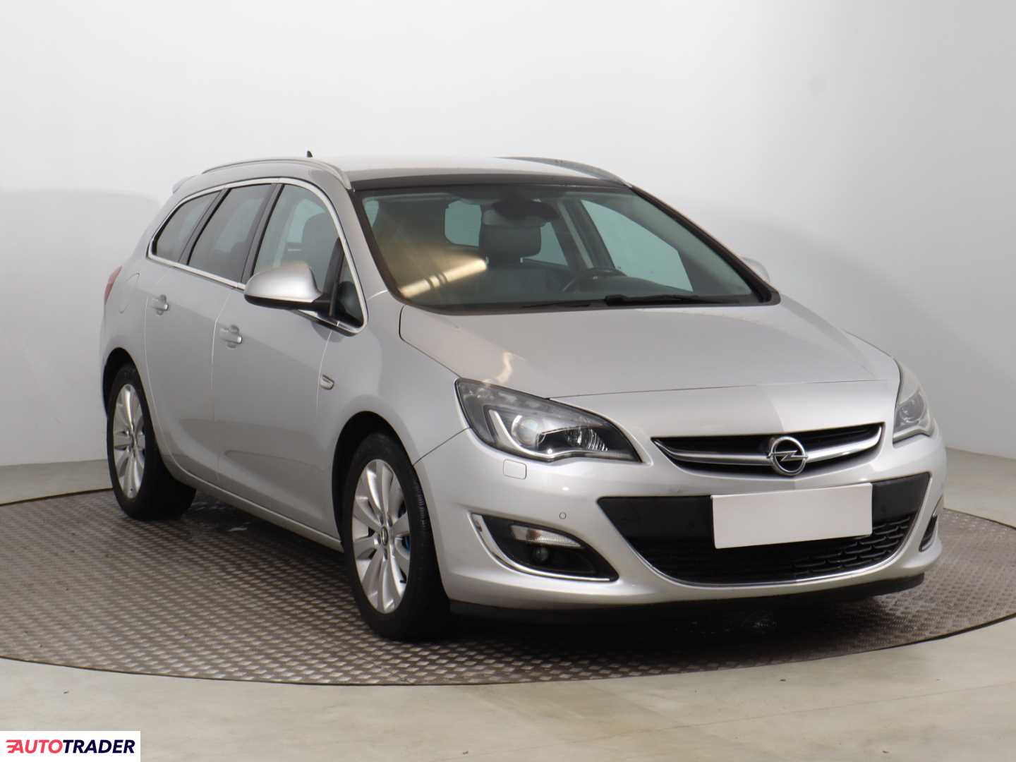 Opel Astra 2014 1.6 108 KM