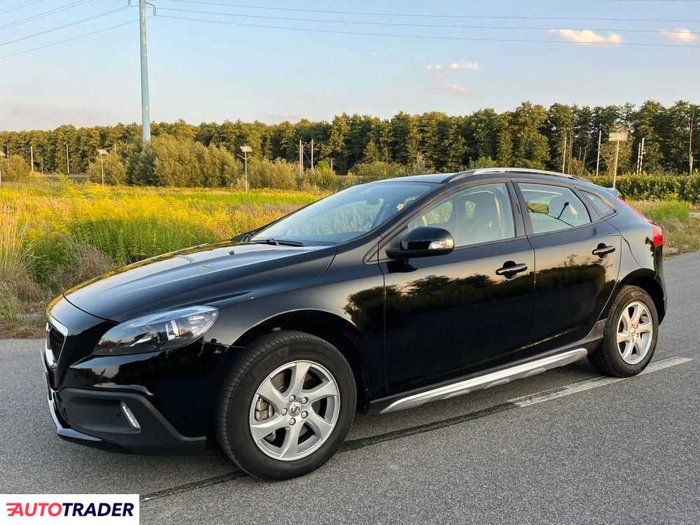 Volvo V40 Cross Country 2017 2.0 152 KM Volvo V40 Cross Country 2017 2.0 152 KM