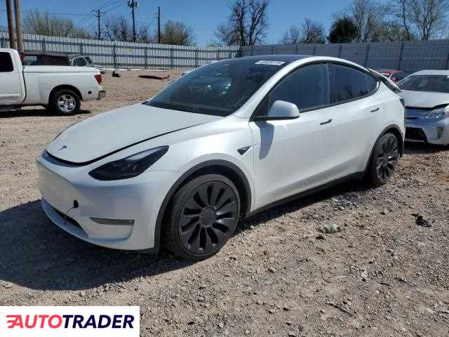 Tesla Model Y 2024