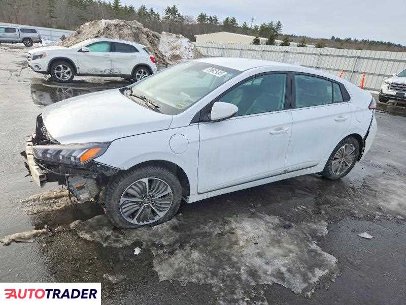 Hyundai IONIQ Hybrid 2021 1