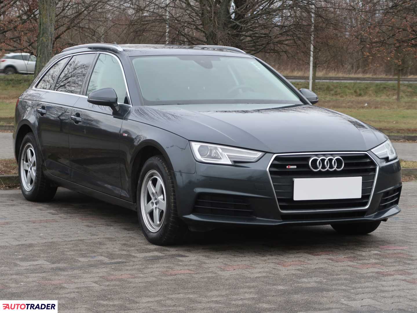 Audi A4 2.0 147 KM 2017r. (Piaseczno)