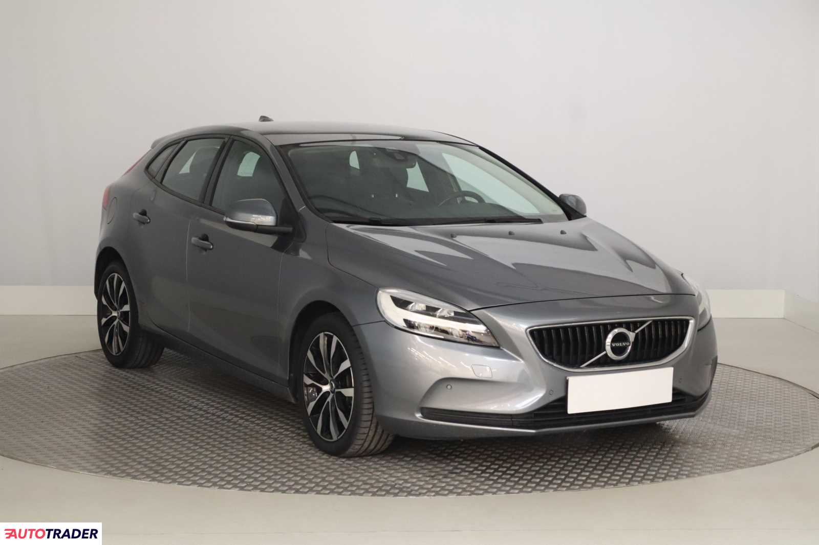 Volvo V40 2019 1.5 120 KM