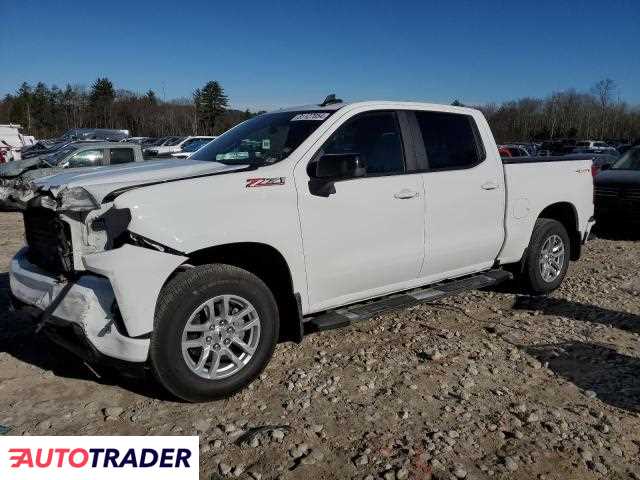 Chevrolet Silverado 5.0 benzyna 2019r. (CANDIA)