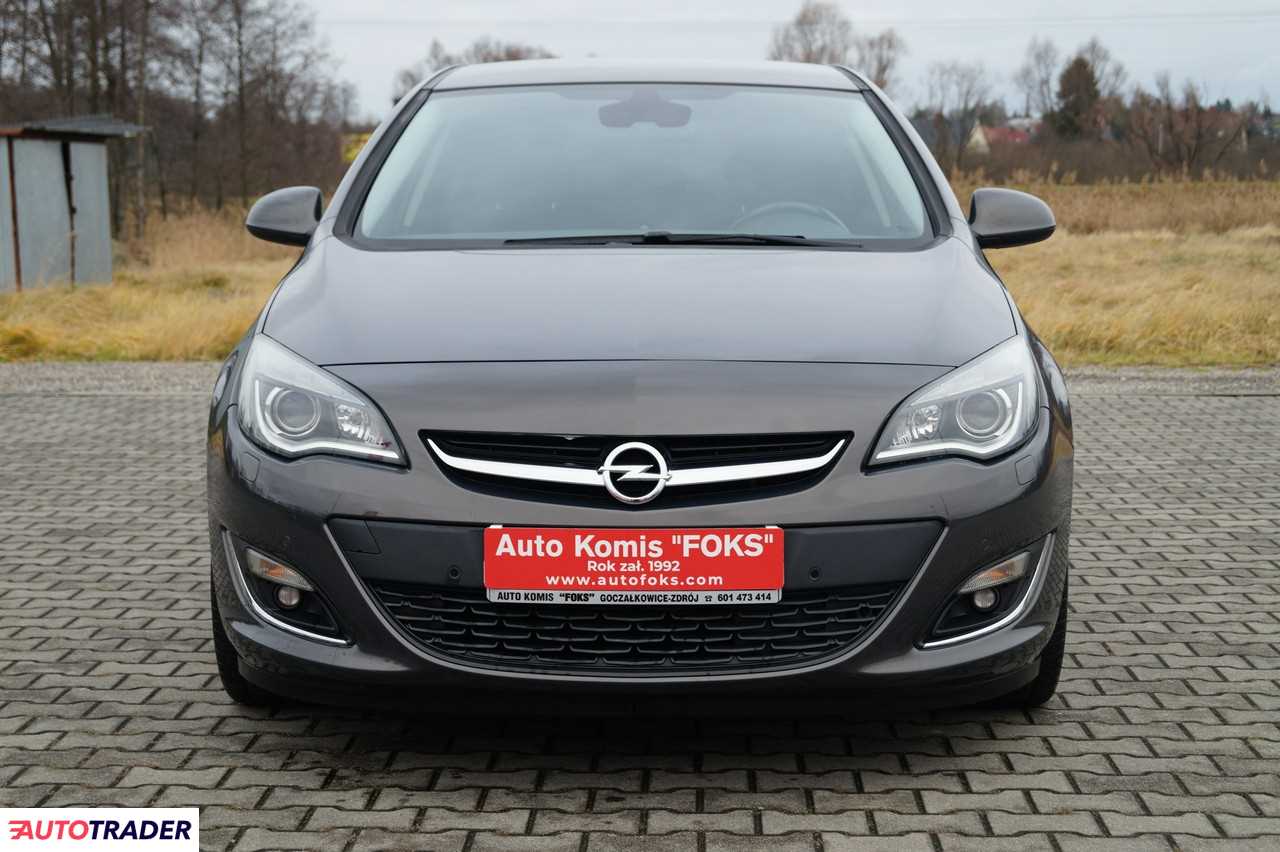 Opel Astra 2013 1.4 120 KM