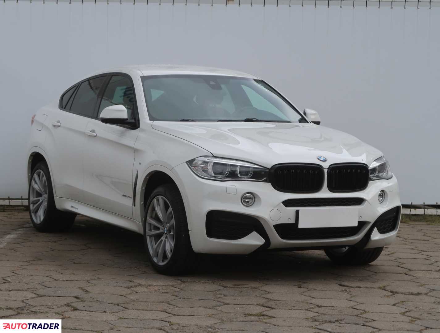 BMW X6 2016 3.0 254 KM