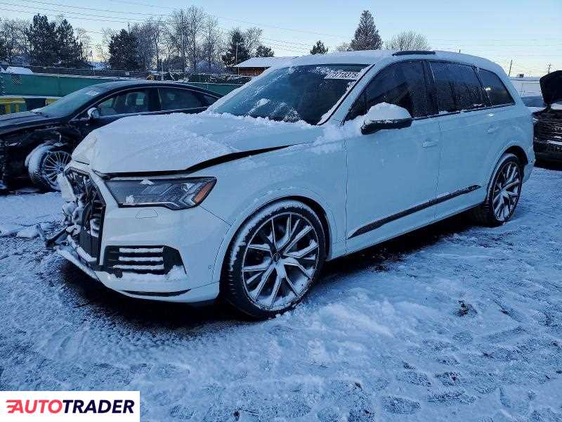 Audi Q7 2021 3