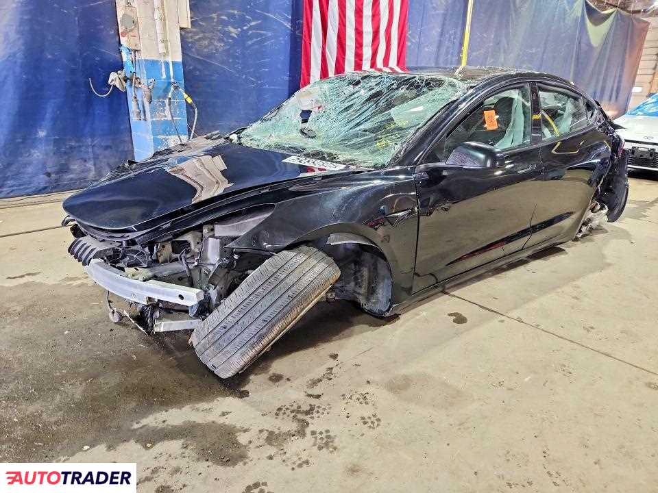 Tesla Model 3 2022
