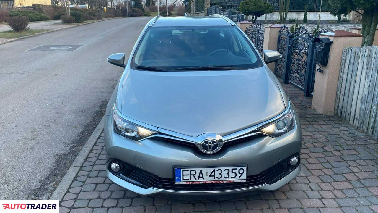 Toyota Auris 2016 1.4 66 KM