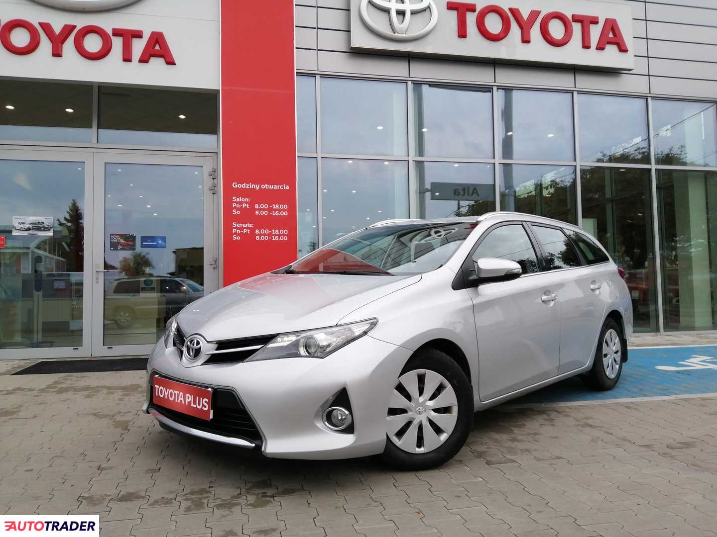 Toyota Auris 2014 1.4 90 KM Toyota Auris 2014 1.4 90 KM
